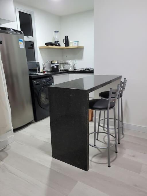 Apartment Flat Recem-reformado E Bem Localizado Vitoria