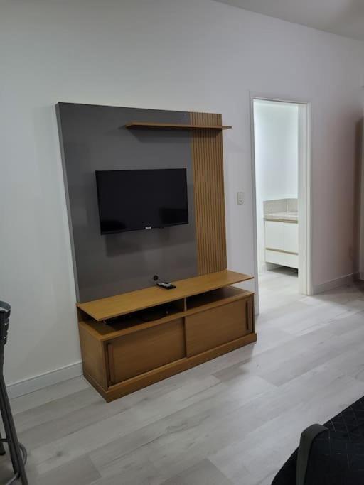 Flat Recem-reformado E Bem Localizado *
