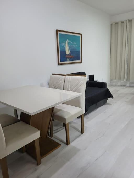 Flat Recem-reformado E Bem Localizado Vitoria
