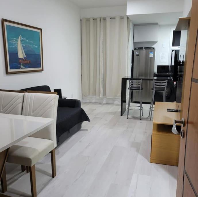 Flat Recem-reformado E Bem Localizado * Vitoria